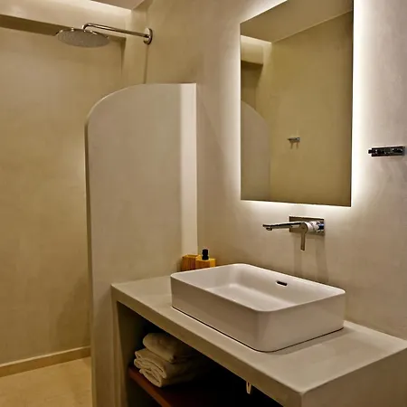 La Maltese Hotel